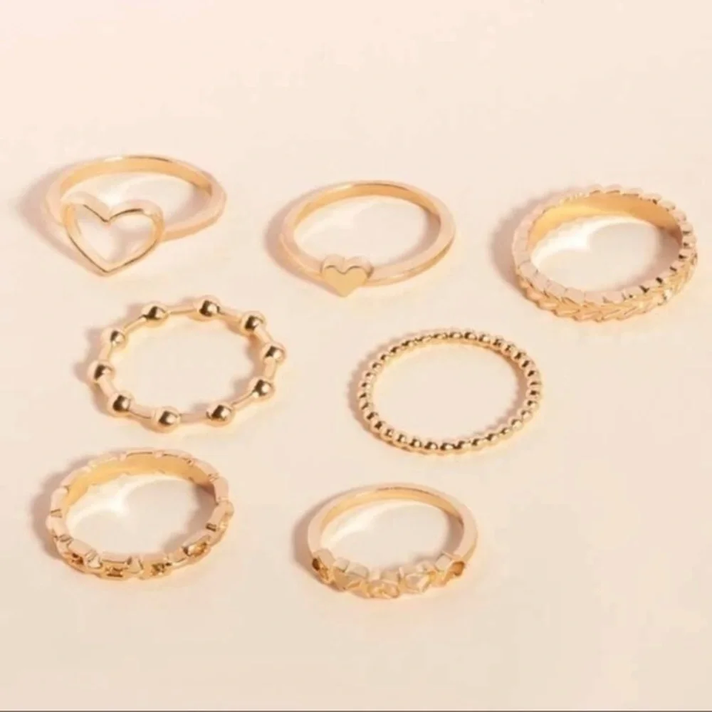 3/$30 💛 Dainty Ring Set - Picture 3 of 3